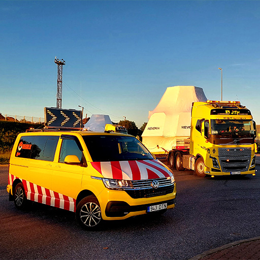 Pilot car service in Estonia, Latvia, Lithuania, Sweden and Norway. A top-quality pilot car service for oversized transport.